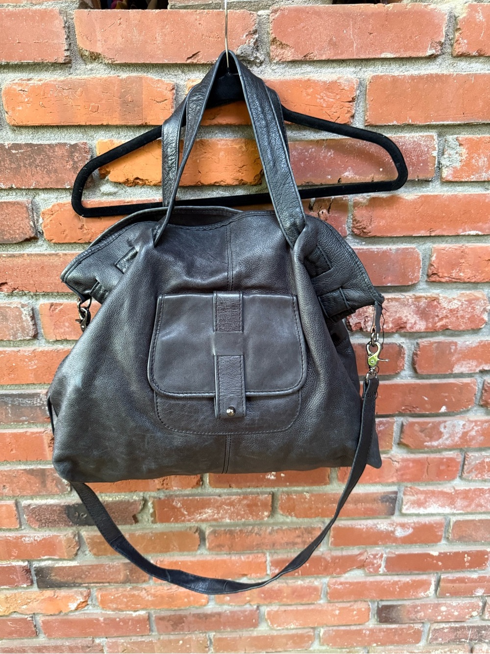 Trace of Kale Classic Black Leather Tote Bag with Front Pocket